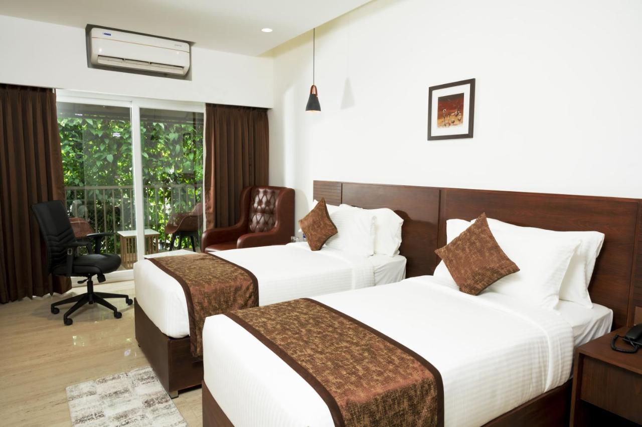 The Runway Hotel Kochi Kültér fotó